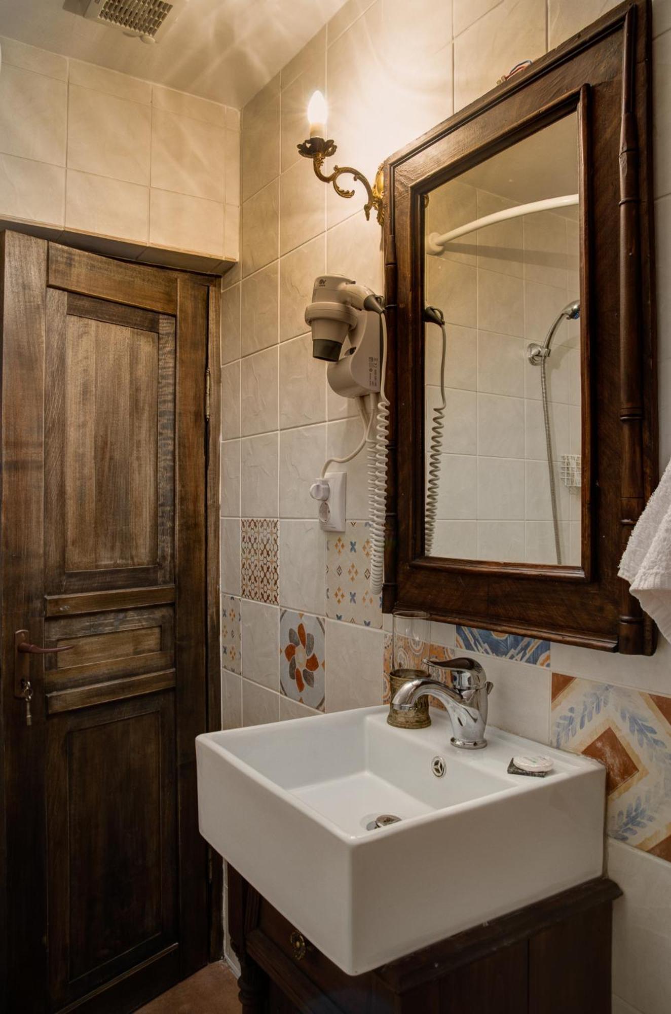 Pensiune-Restaurant Tara Luanei Sărata-Monteoru Rom bilde